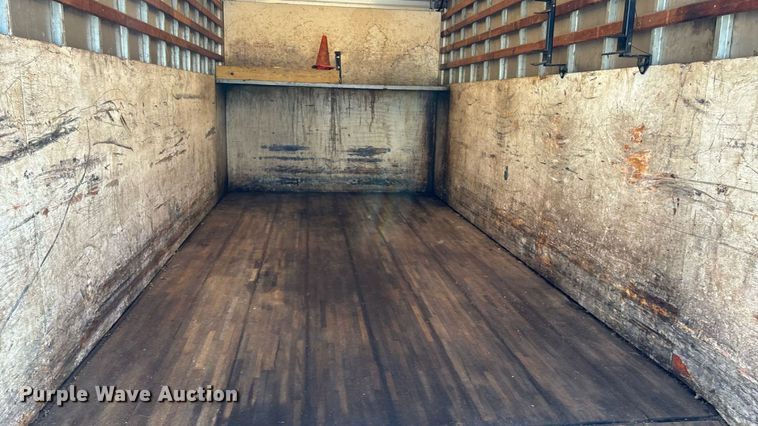 image for item DT3262 2015 Isuzu NPR crew cab box truck