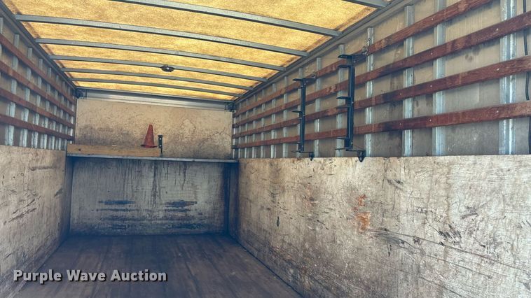 image for item DT3262 2015 Isuzu NPR crew cab box truck