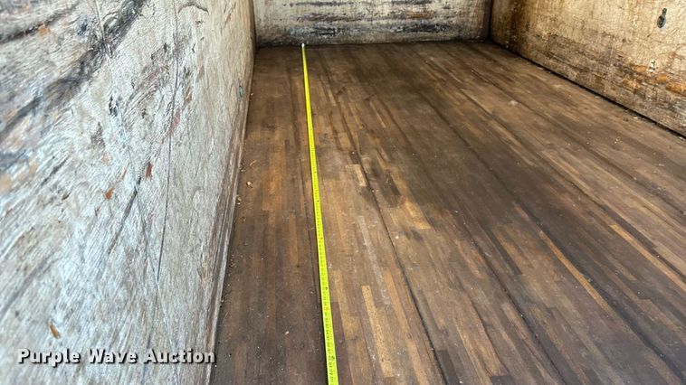 image for item DT3262 2015 Isuzu NPR crew cab box truck