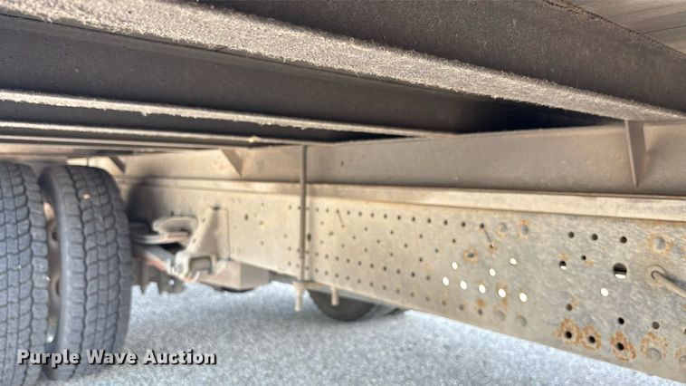 image for item DT3262 2015 Isuzu NPR crew cab box truck