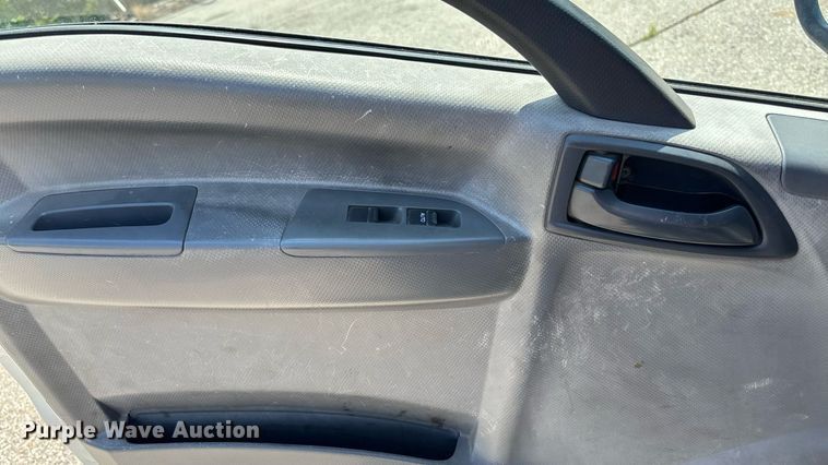 image for item DT3262 2015 Isuzu NPR crew cab box truck