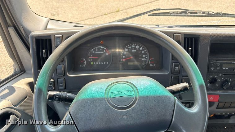 image for item DT3262 2015 Isuzu NPR crew cab box truck