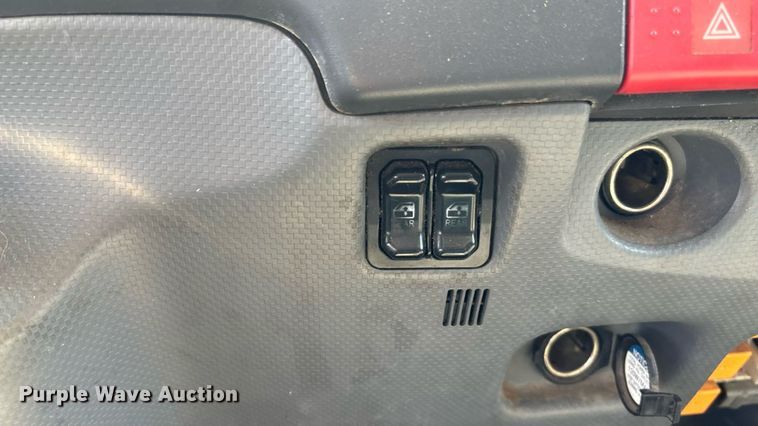 image for item DT3262 2015 Isuzu NPR crew cab box truck