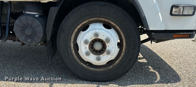 image for item DT3262 2015 Isuzu NPR crew cab box truck