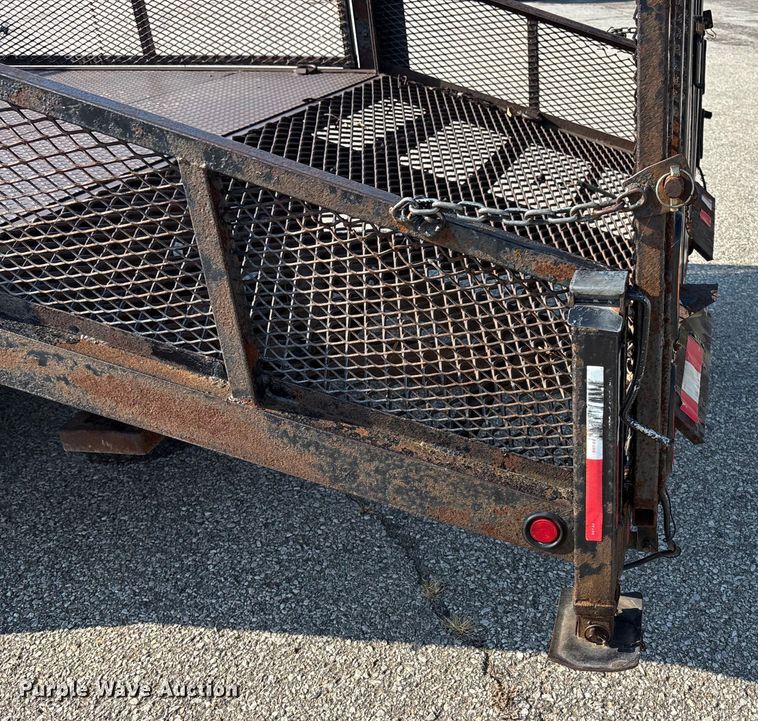 image for item DT3265 2012 Isuzu NPR crew cab flatbed truck