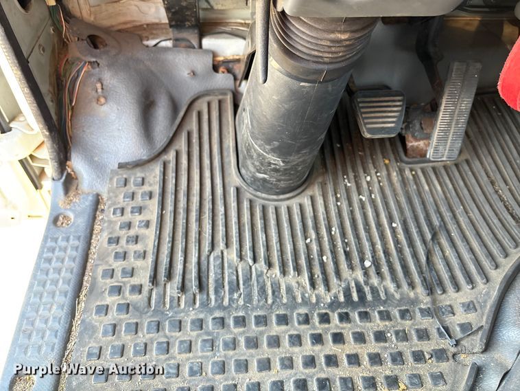 image for item DT3265 2012 Isuzu NPR crew cab flatbed truck