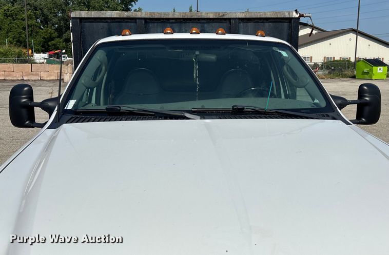 image for item DT3266 2003 Ford F450 Super Duty dump flatbed truck