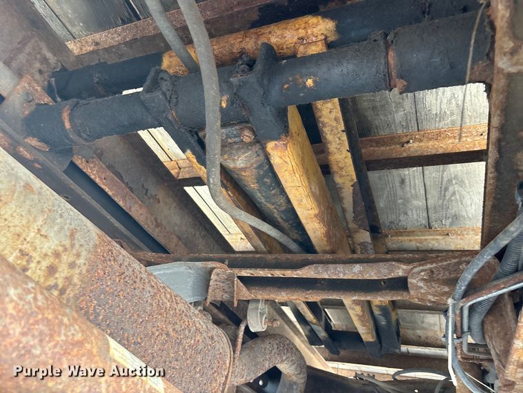 image for item DT3266 2003 Ford F450 Super Duty dump flatbed truck