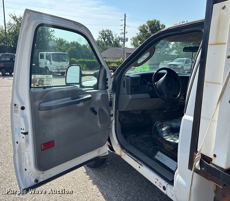 image for item DT3266 2003 Ford F450 Super Duty dump flatbed truck