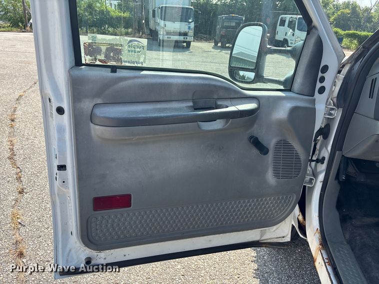 image for item DT3266 2003 Ford F450 Super Duty dump flatbed truck