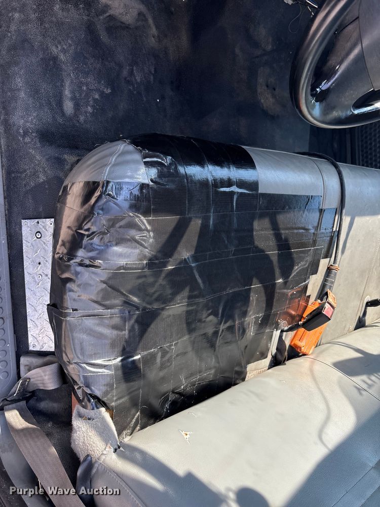 image for item DT3266 2003 Ford F450 Super Duty dump flatbed truck