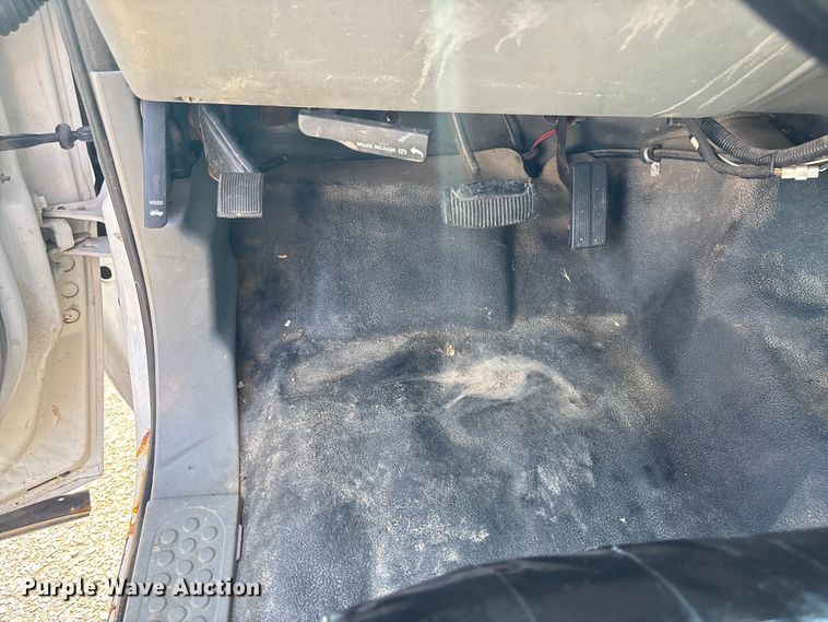 image for item DT3266 2003 Ford F450 Super Duty dump flatbed truck