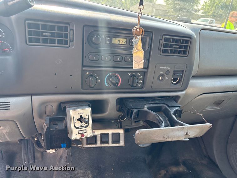 image for item DT3266 2003 Ford F450 Super Duty dump flatbed truck