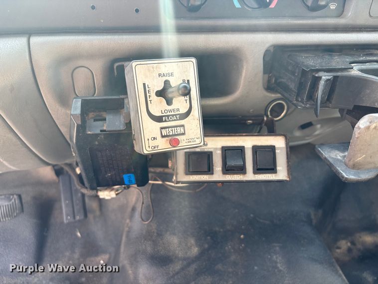 image for item DT3266 2003 Ford F450 Super Duty dump flatbed truck