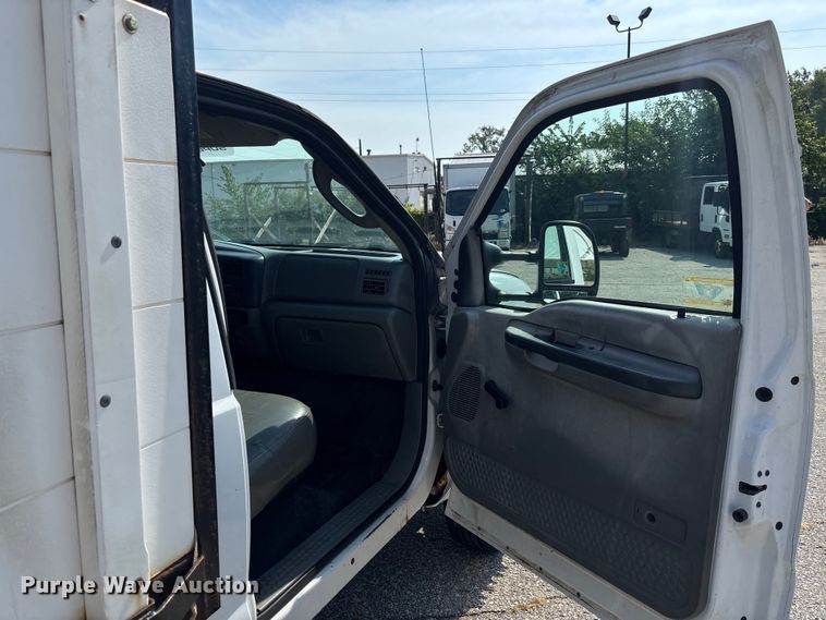 image for item DT3266 2003 Ford F450 Super Duty dump flatbed truck