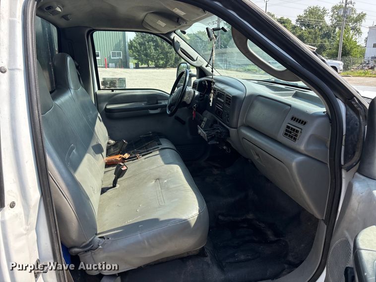 image for item DT3266 2003 Ford F450 Super Duty dump flatbed truck