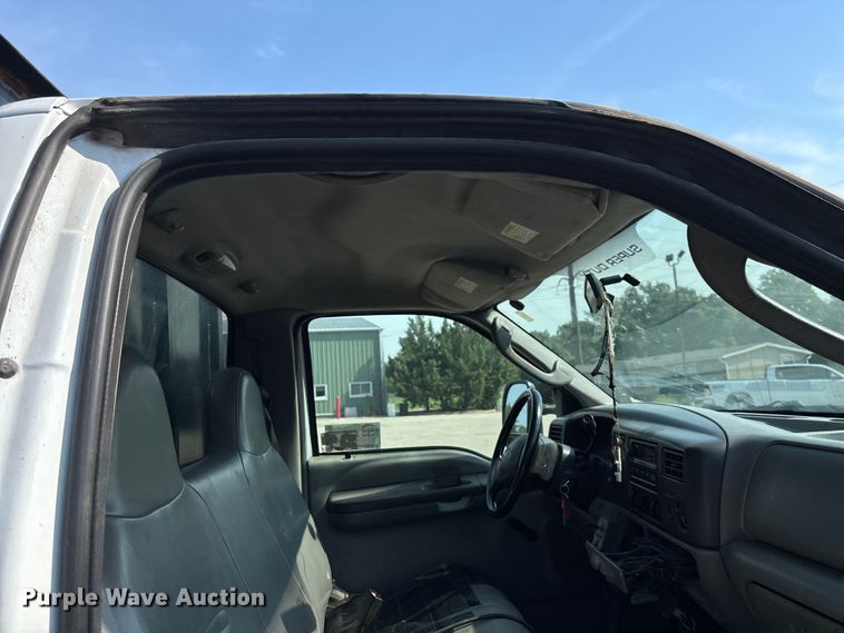 image for item DT3266 2003 Ford F450 Super Duty dump flatbed truck