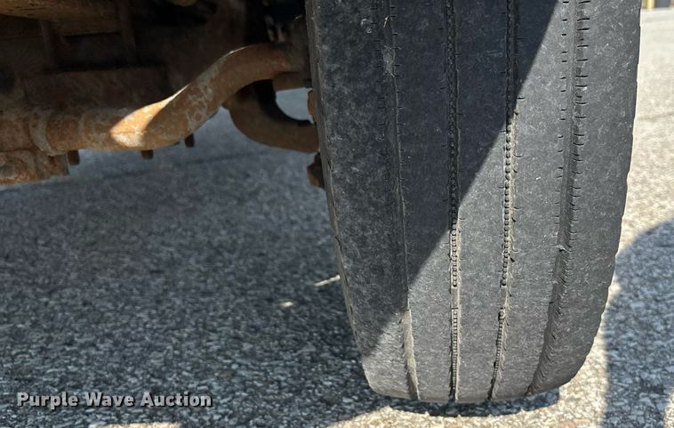 image for item DT3266 2003 Ford F450 Super Duty dump flatbed truck