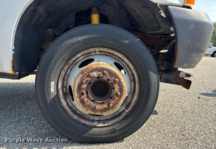 image for item DT3266 2003 Ford F450 Super Duty dump flatbed truck