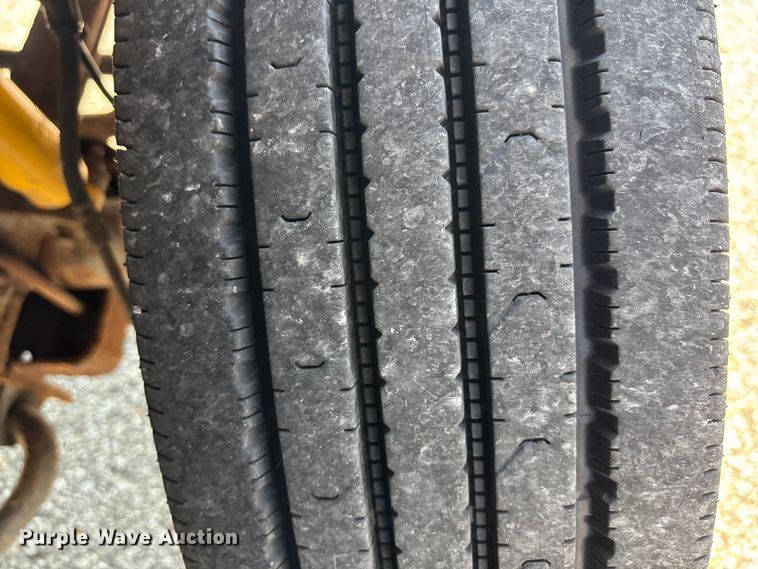 image for item DT3266 2003 Ford F450 Super Duty dump flatbed truck