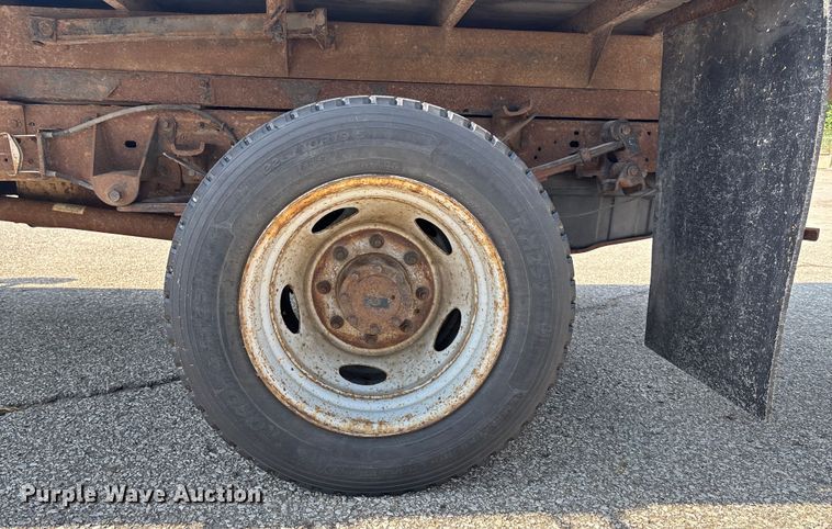 image for item DT3266 2003 Ford F450 Super Duty dump flatbed truck