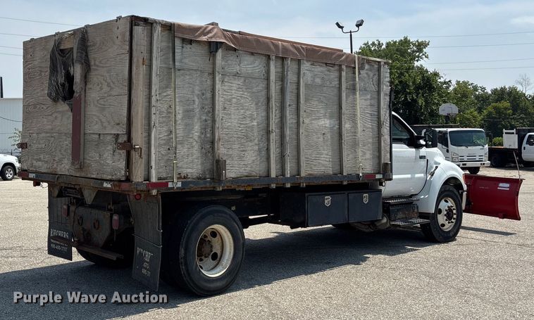 image for item DT3268 2013 Ford F750 Super Duty dump flatbed truck