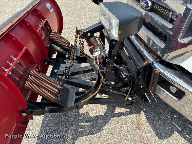 image for item DT3268 2013 Ford F750 Super Duty dump flatbed truck