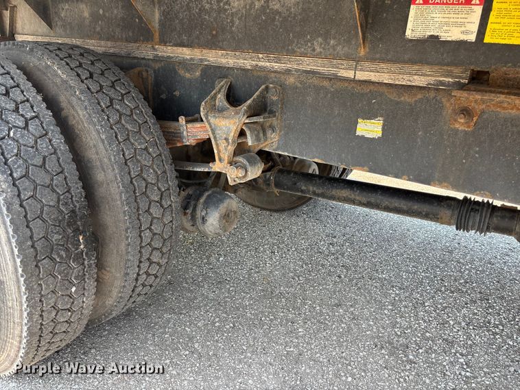 image for item DT3268 2013 Ford F750 Super Duty dump flatbed truck