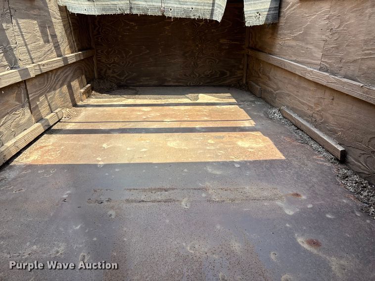 image for item DT3268 2013 Ford F750 Super Duty dump flatbed truck