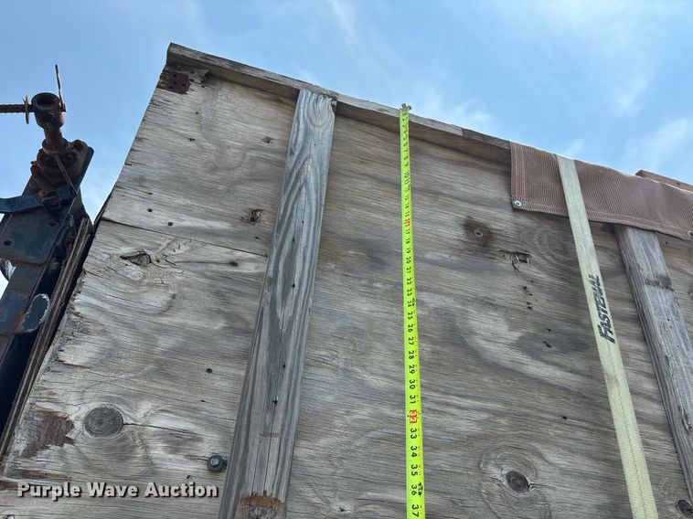 image for item DT3268 2013 Ford F750 Super Duty dump flatbed truck