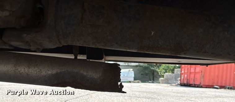 image for item DT3268 2013 Ford F750 Super Duty dump flatbed truck