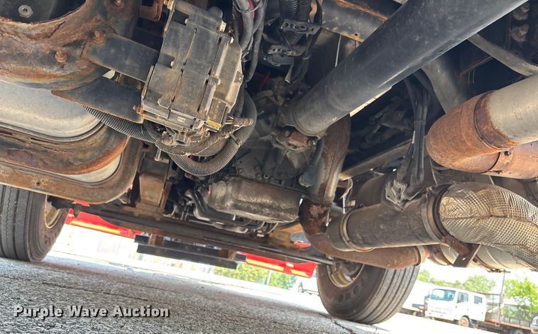 image for item DT3268 2013 Ford F750 Super Duty dump flatbed truck