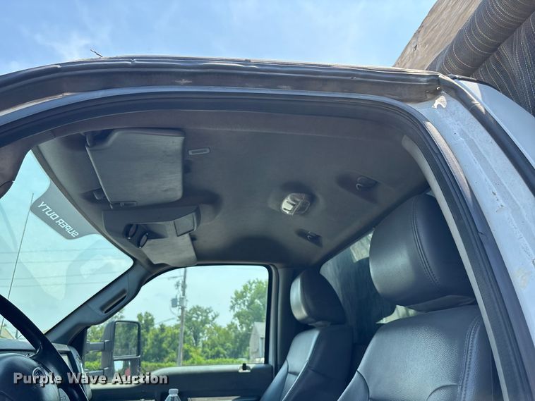 image for item DT3268 2013 Ford F750 Super Duty dump flatbed truck