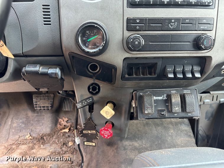 image for item DT3268 2013 Ford F750 Super Duty dump flatbed truck