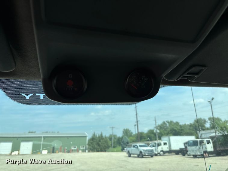 image for item DT3268 2013 Ford F750 Super Duty dump flatbed truck