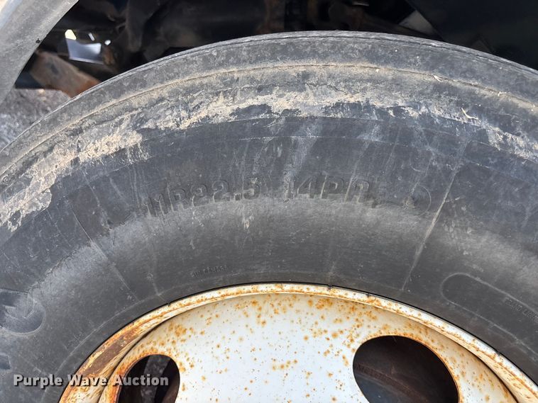 image for item DT3268 2013 Ford F750 Super Duty dump flatbed truck