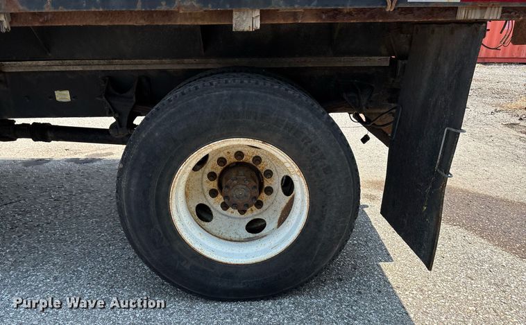 image for item DT3268 2013 Ford F750 Super Duty dump flatbed truck