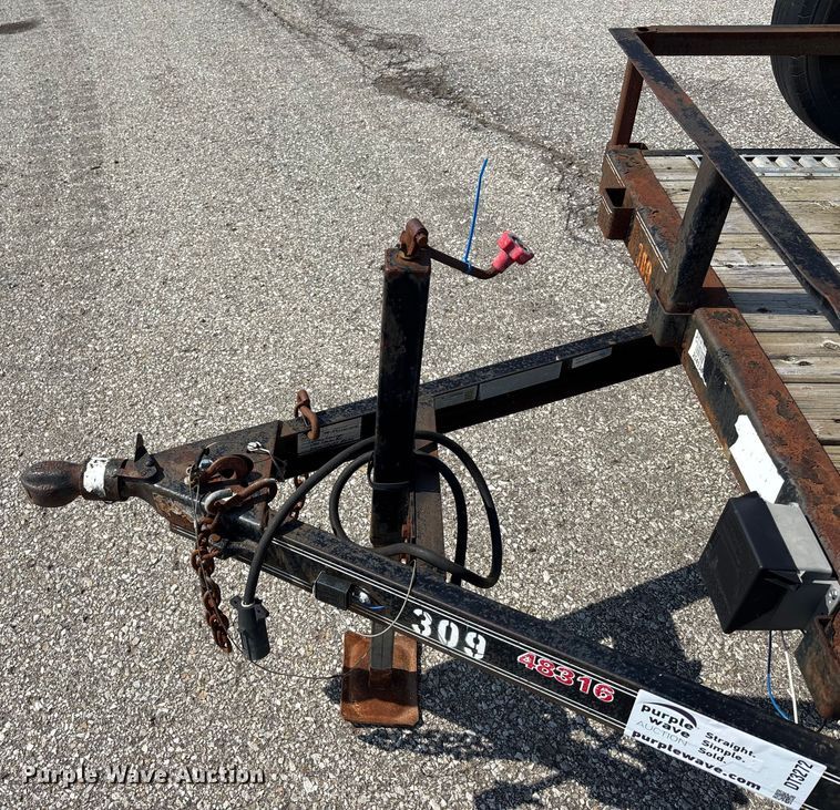 image for item DT3272 2010 PJ utility trailer