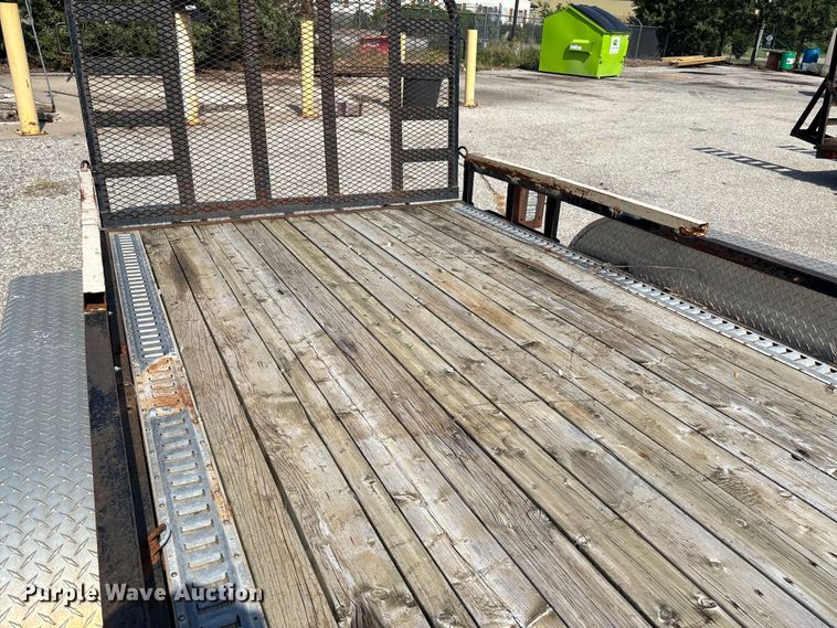 image for item DT3272 2010 PJ utility trailer