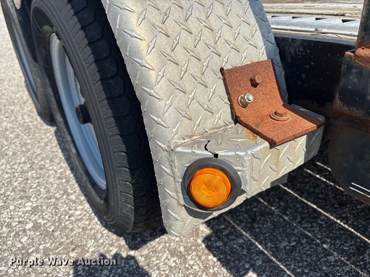 image for item DT3272 2010 PJ utility trailer