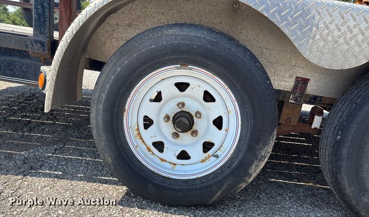 image for item DT3272 2010 PJ utility trailer