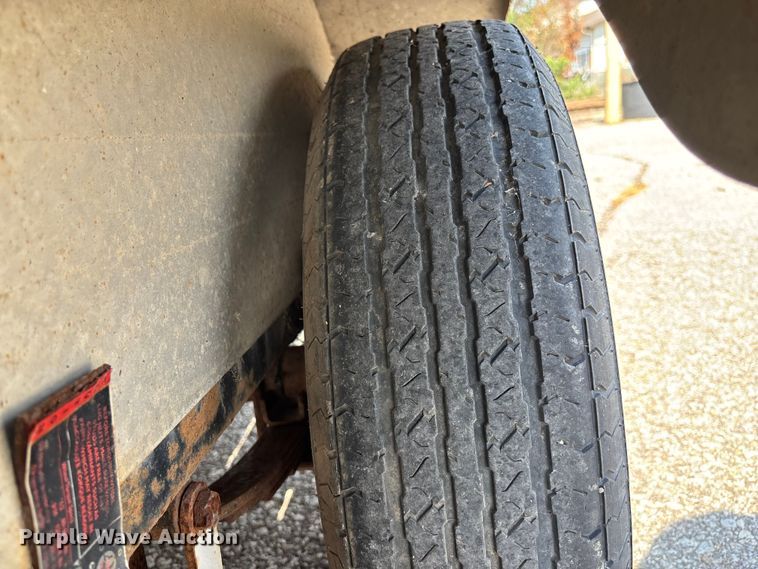 image for item DT3272 2010 PJ utility trailer