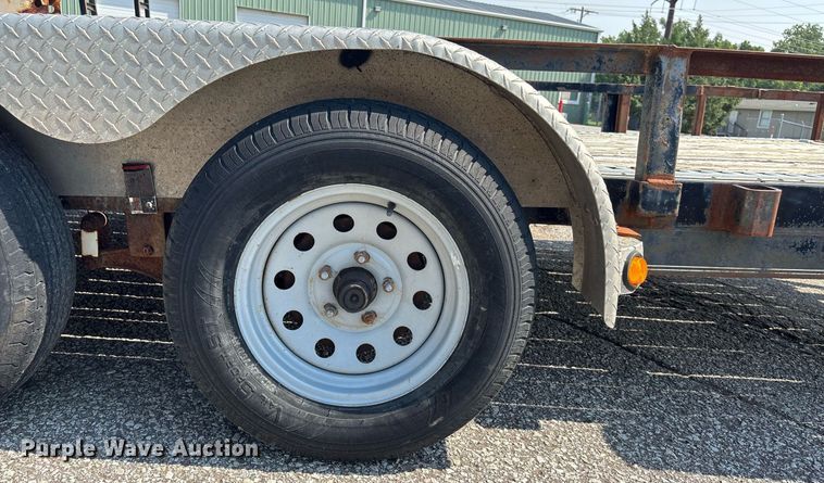 image for item DT3272 2010 PJ utility trailer