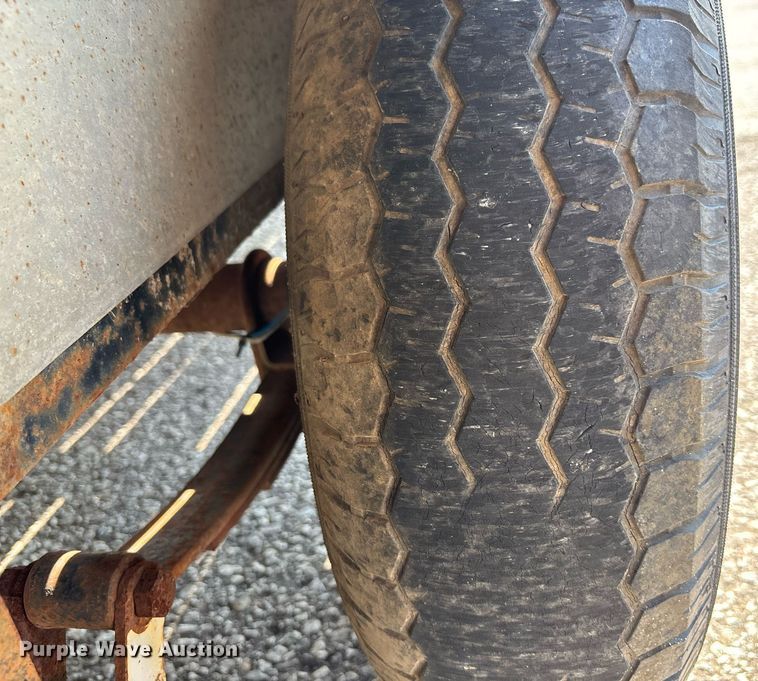 image for item DT3272 2010 PJ utility trailer