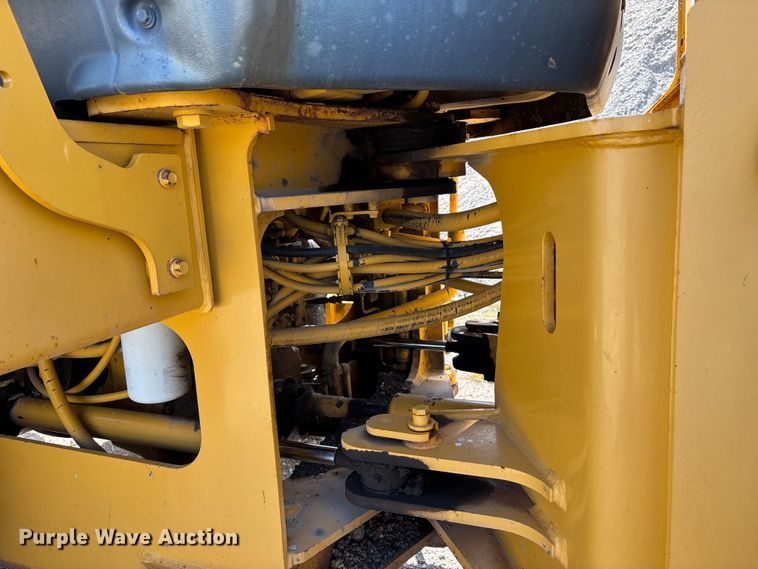 image for item DT3282 2006 John Deere 444J wheel loader