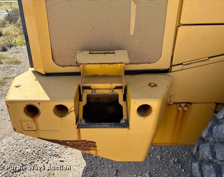 image for item DT3282 2006 John Deere 444J wheel loader