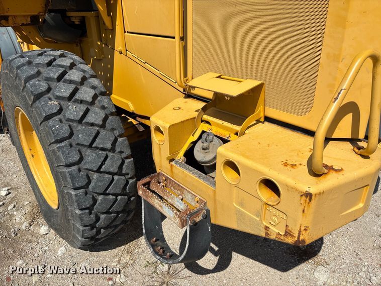 image for item DT3282 2006 John Deere 444J wheel loader