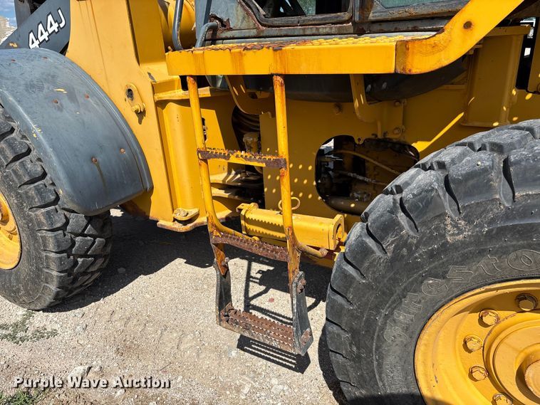 image for item DT3282 2006 John Deere 444J wheel loader