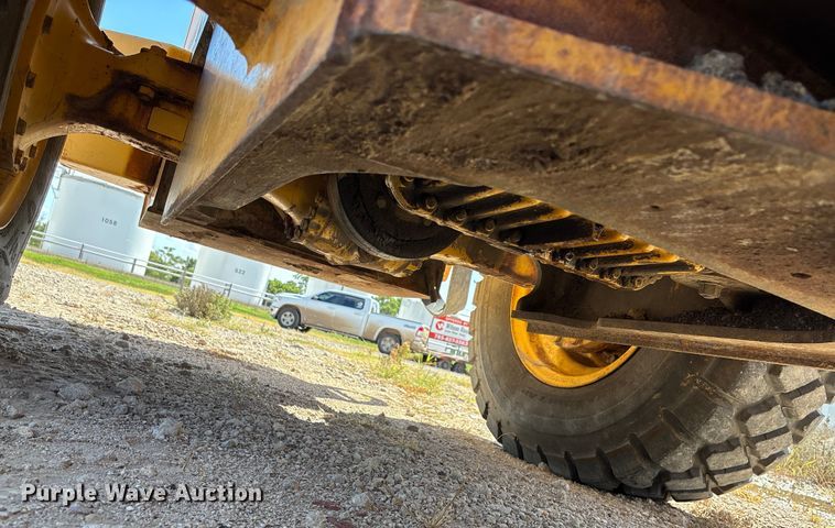 image for item DT3282 2006 John Deere 444J wheel loader