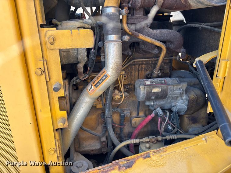 image for item DT3282 2006 John Deere 444J wheel loader